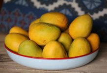 4 Tips for Picking the Perfect Mango
