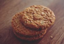 Keep Off the Carbs with These Cream Cheese Cookies