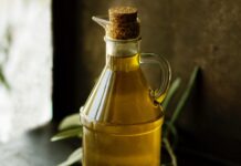 Turn Your Food Into Skincare Products With These Recipes Olive oil