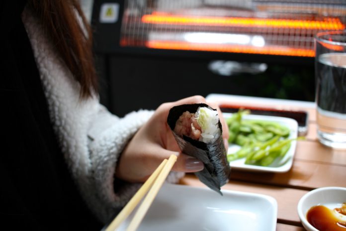 Hand roll tips