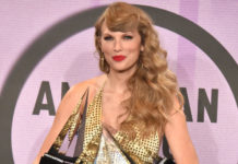 Taylor Swift at the American Music Awards in November 2022