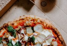 How to Cook Healthy Versions of Your Favorite Meals Veggie pizza