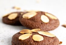 These Almond Cookies are Hard to Beat Almond cookies