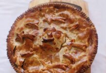 Creamy and Satisfying Chicken and Mushroom Pie Pie